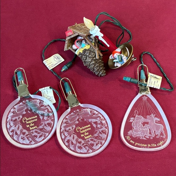 Hallmark Other - Hallmark Vintage Christmas Set of 5 Lighted Ornaments